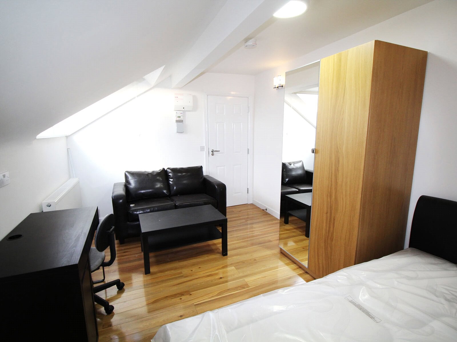 Flat Regent Park Terrace in Leeds