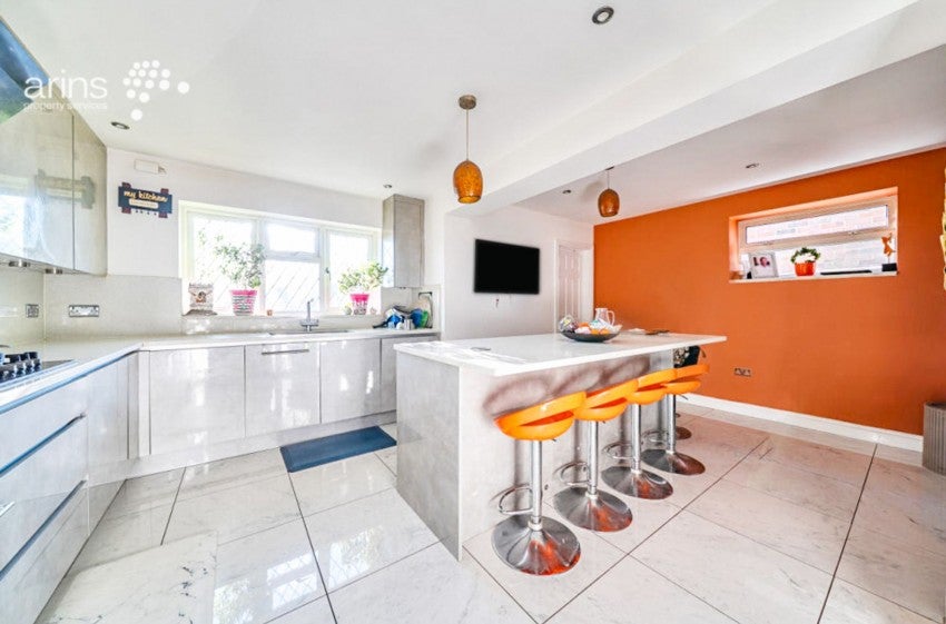 House Melksham Close in Reading