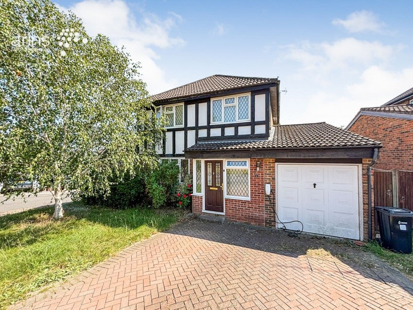 House Melksham Close in Reading