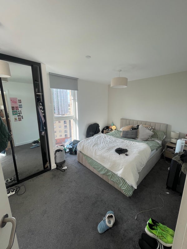 Room Heyrod Street in Manchester