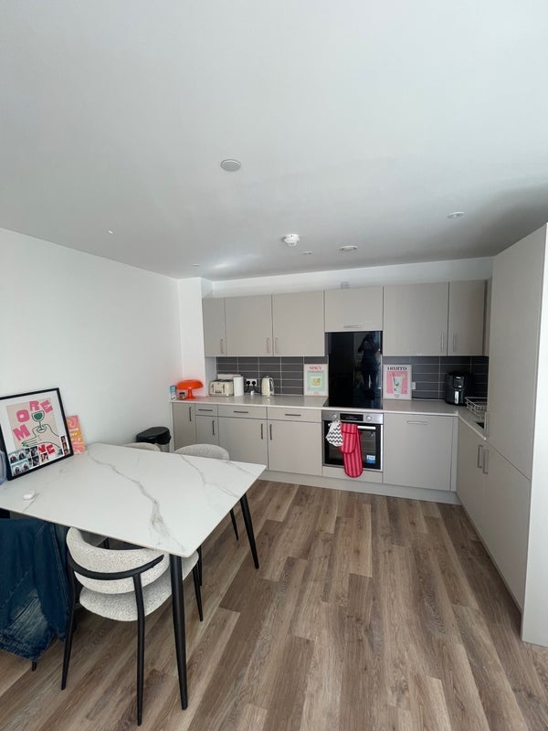 Room Heyrod Street in Manchester