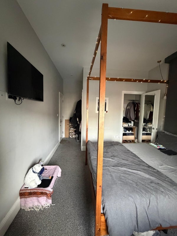 Room Tynemouth Road in Newcastle upon Tyne