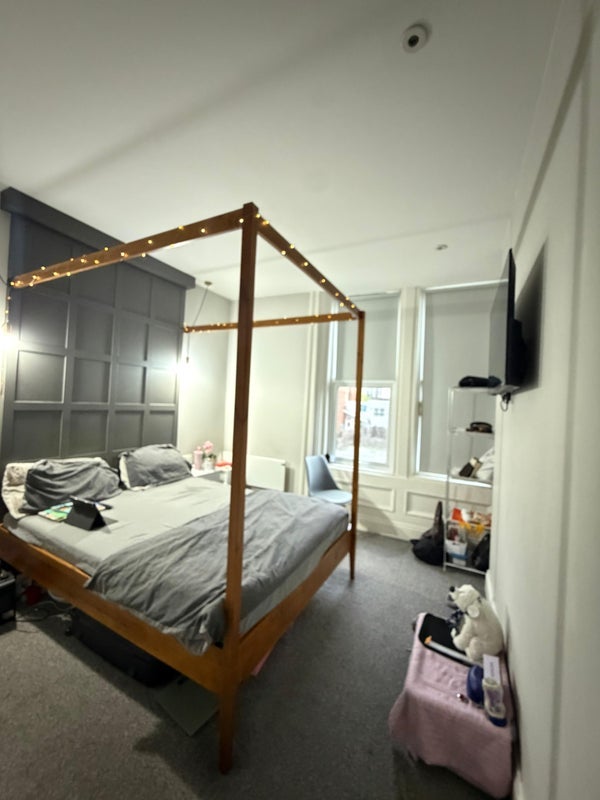 Room Tynemouth Road in Newcastle upon Tyne