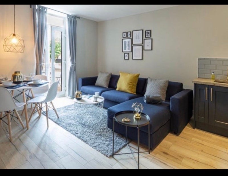 Room Tynemouth Road in Newcastle upon Tyne