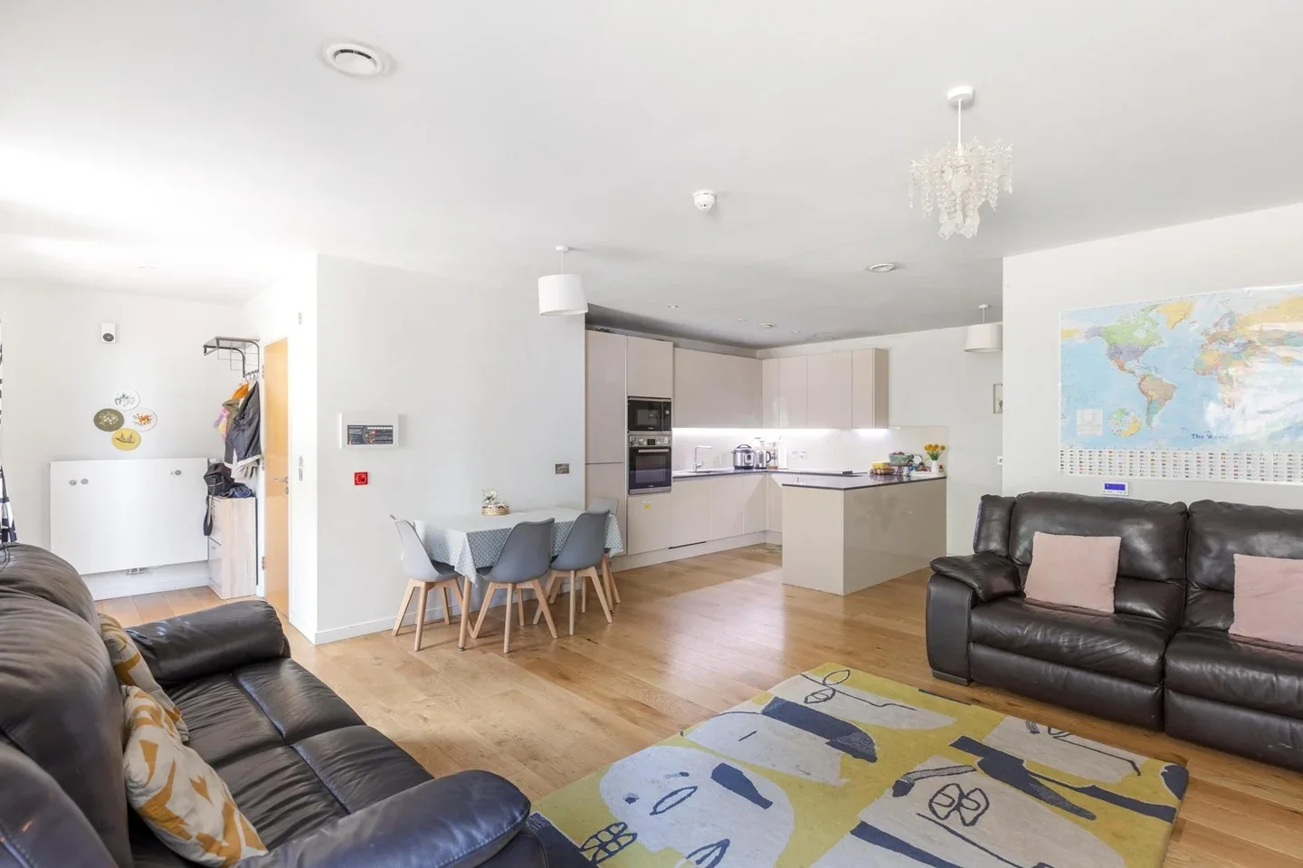 Flat Durham Wharf Drive in Greater London