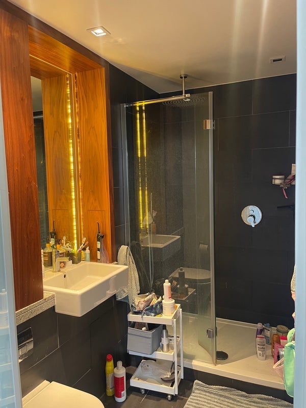 Room Micawber Street in Greater London