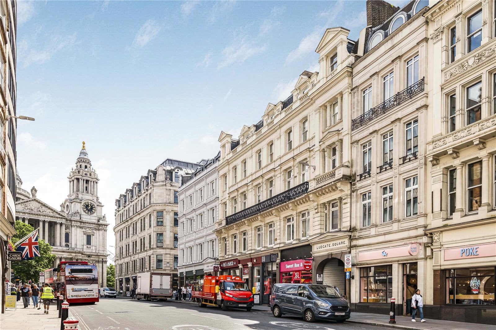 Flat Carter Lane in City of London