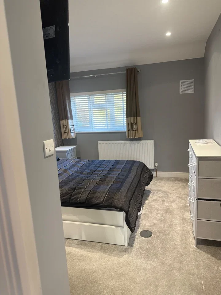 Room Claughton Way in Brentwood