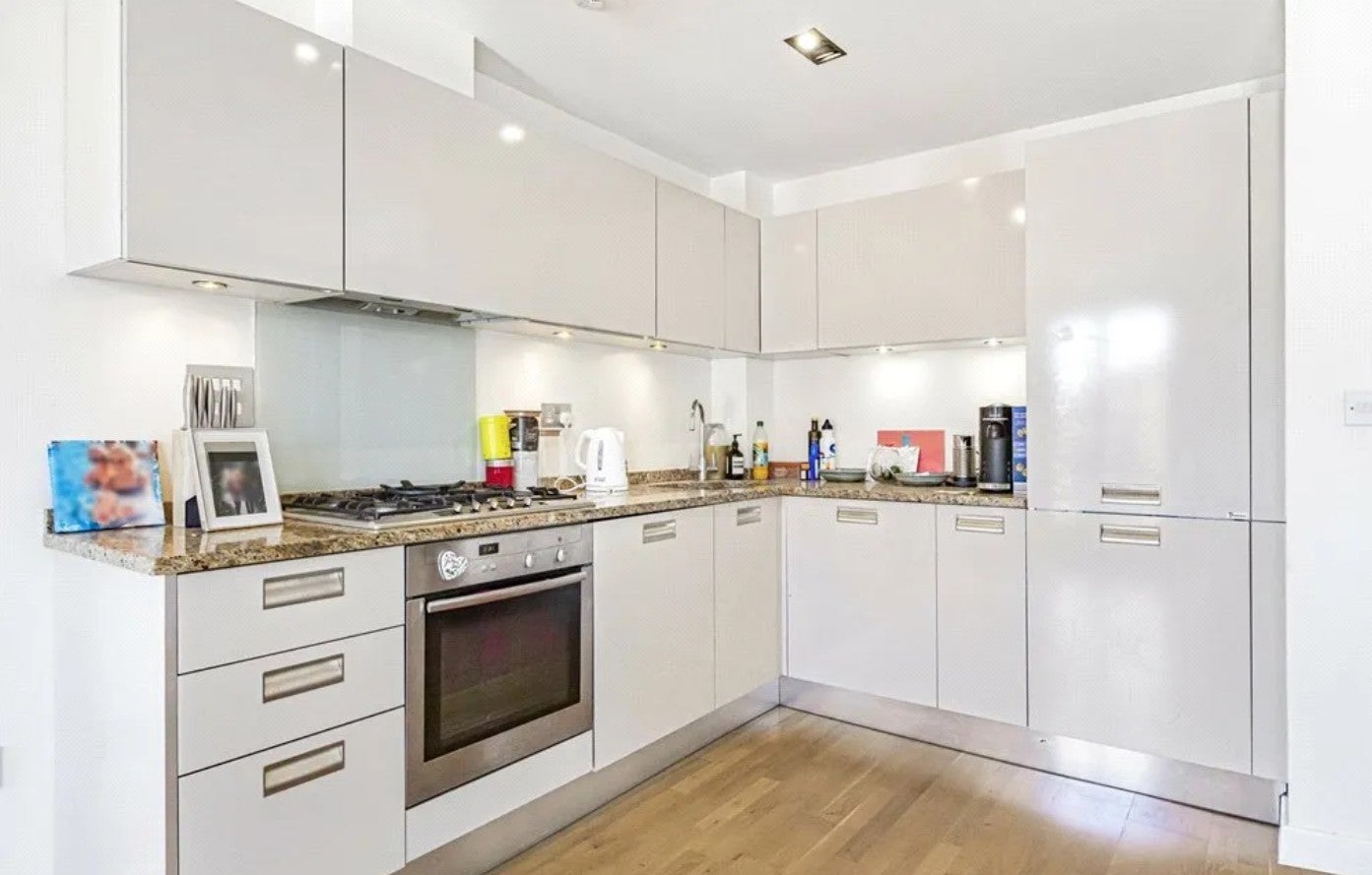 Flat Enfield Road in Greater London