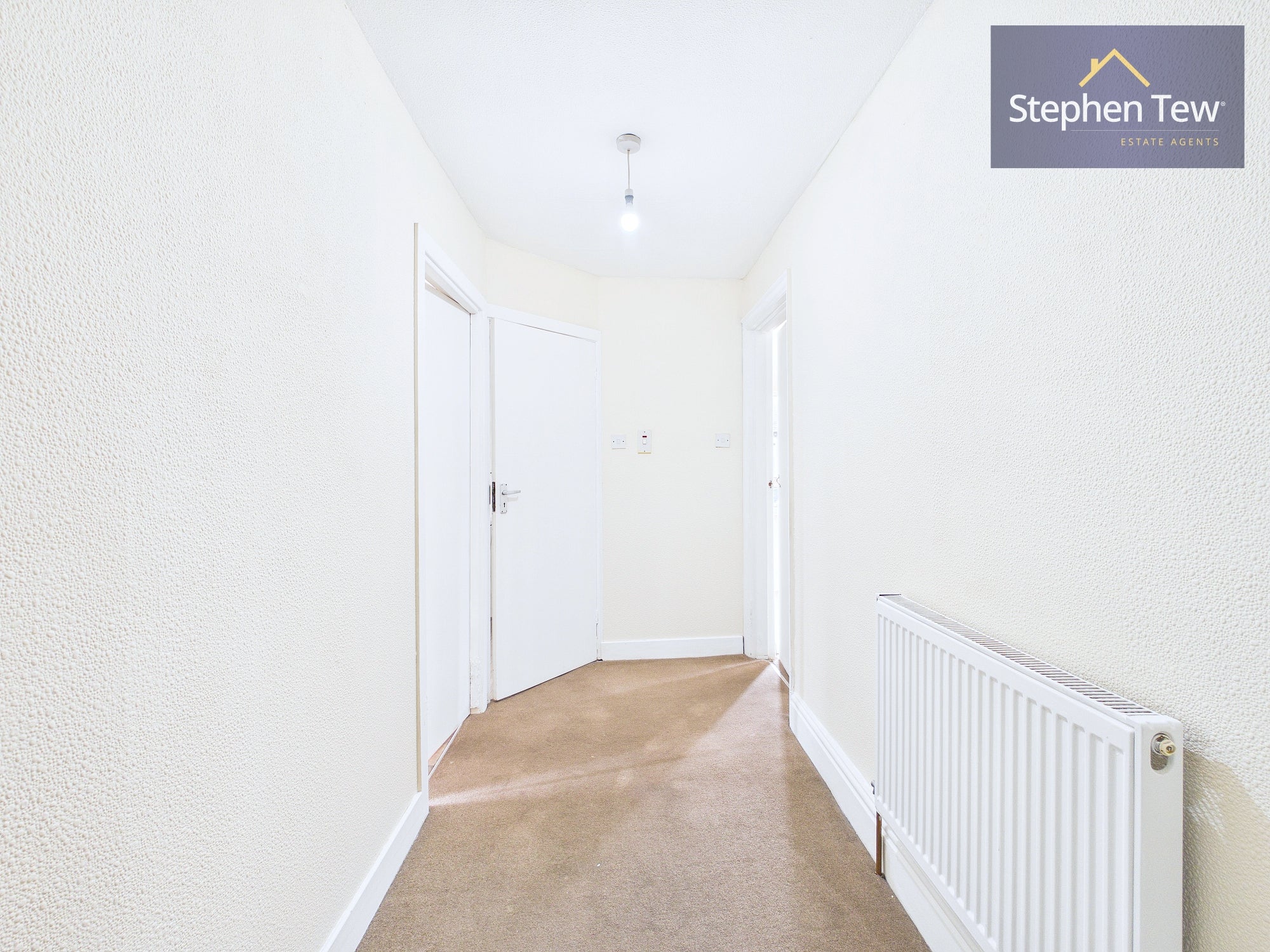 Flat Highfield Road in Dartford