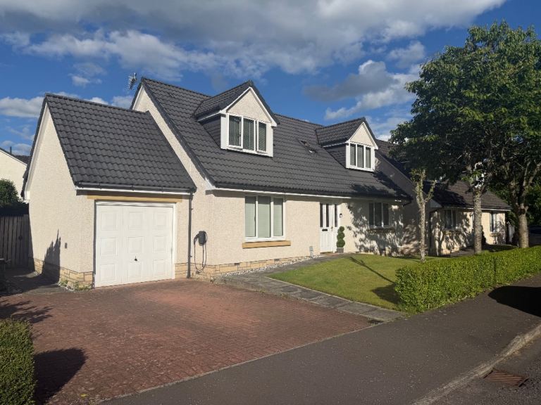 House Maxtone Court in Luncarty