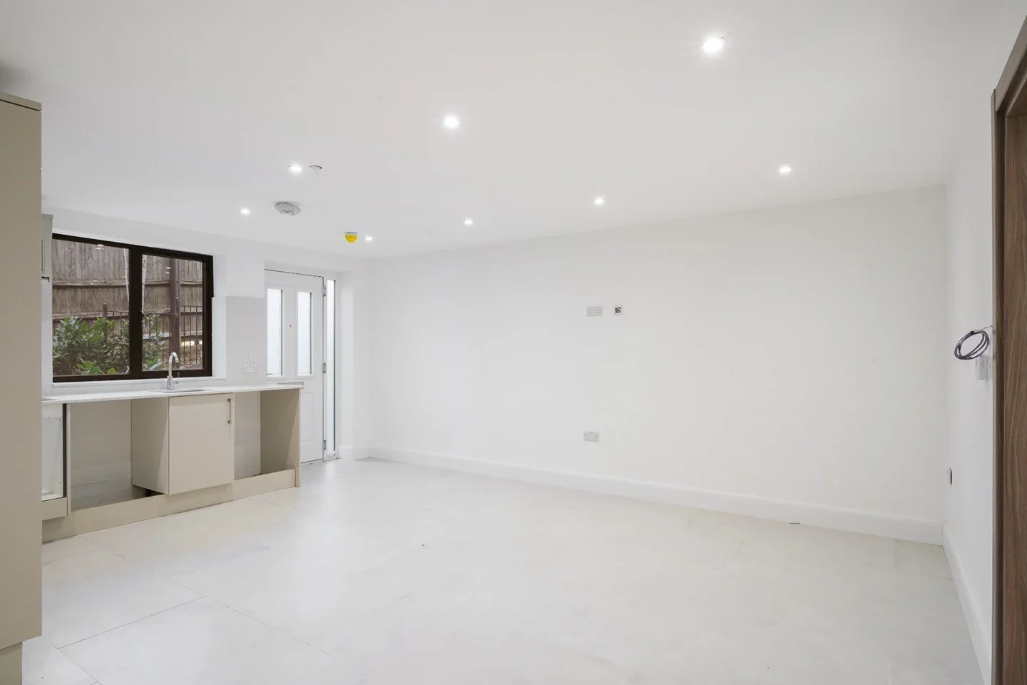 Flat Bushey Grove Road in Hertsmere