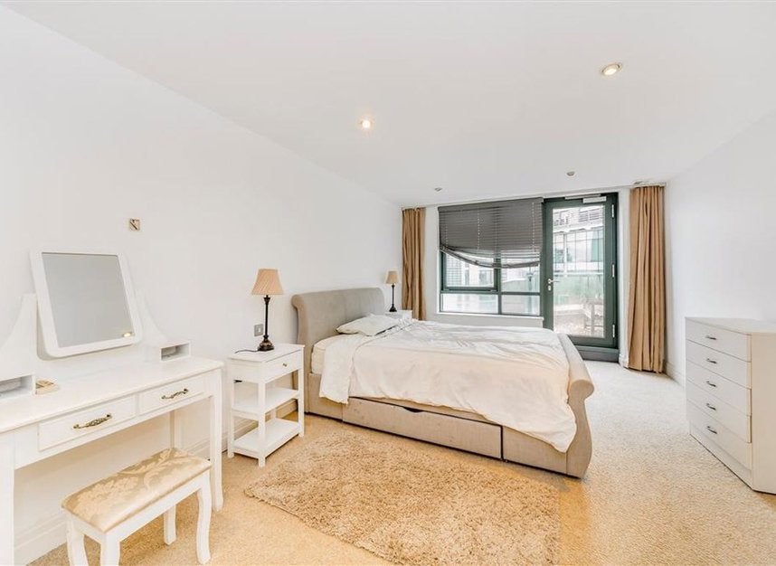 Flat Sheldon Square in City of Westminster