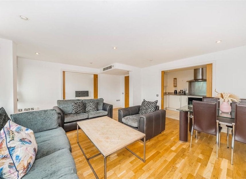 Flat Sheldon Square in City of Westminster