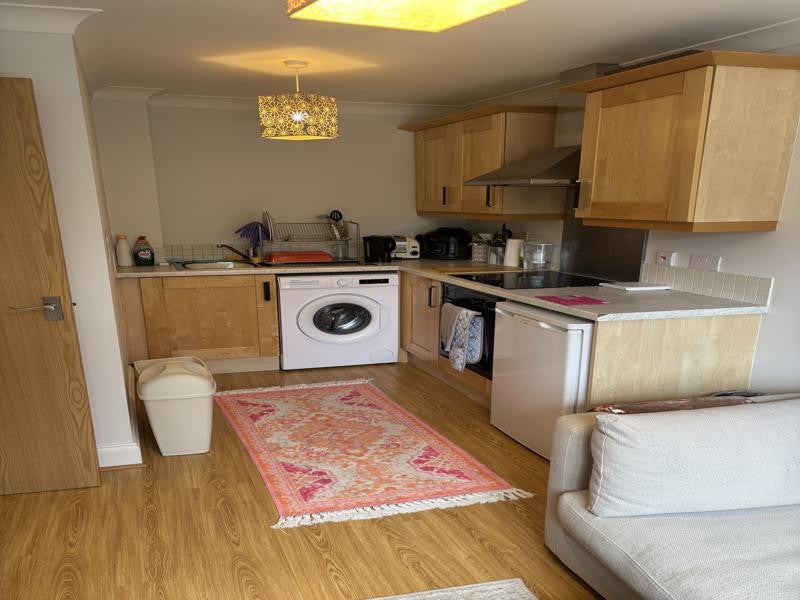 Flat Tilford Road in Waverley
