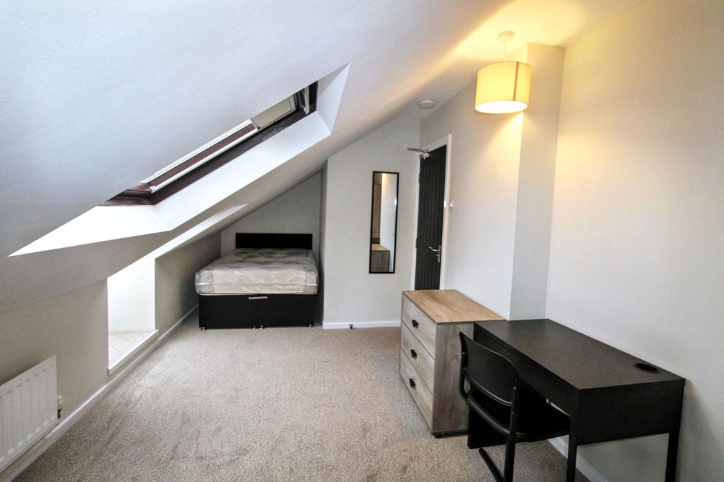 Room Chillingham Road in Newcastle upon Tyne
