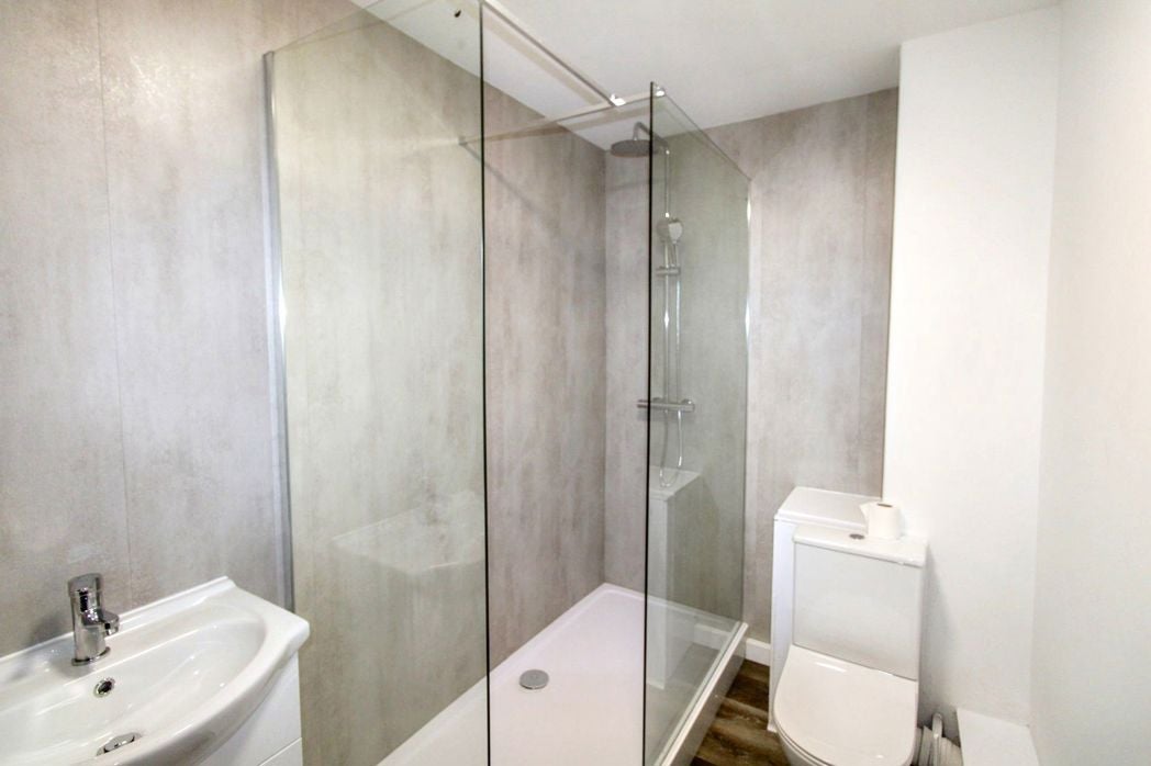 Room Chillingham Road in Newcastle upon Tyne