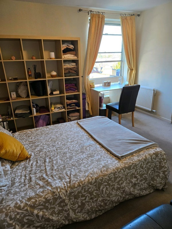 Flat Rosebank in Greater London