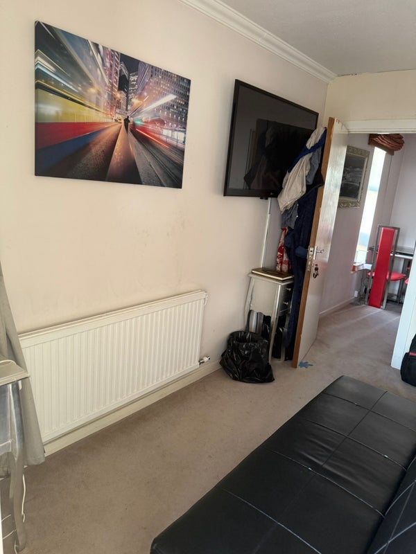 Flat Rosebank in Greater London