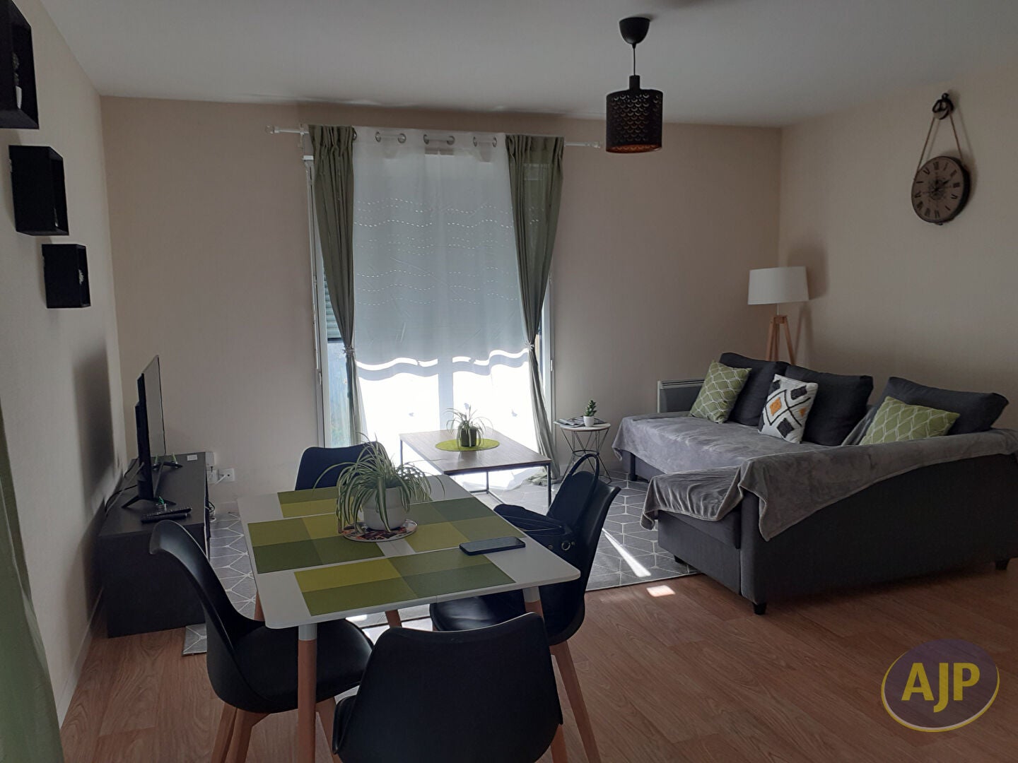 Flat Route d'Allonnes in Villeneuve-sur-Conie