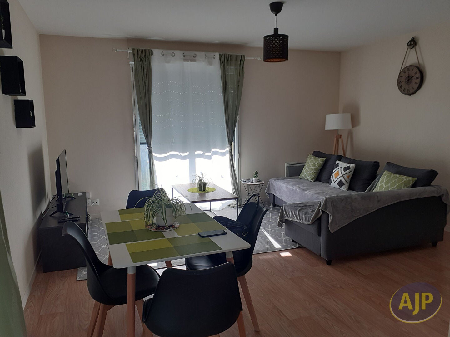 Flat Route d'Allonnes in Villeneuve-sur-Conie