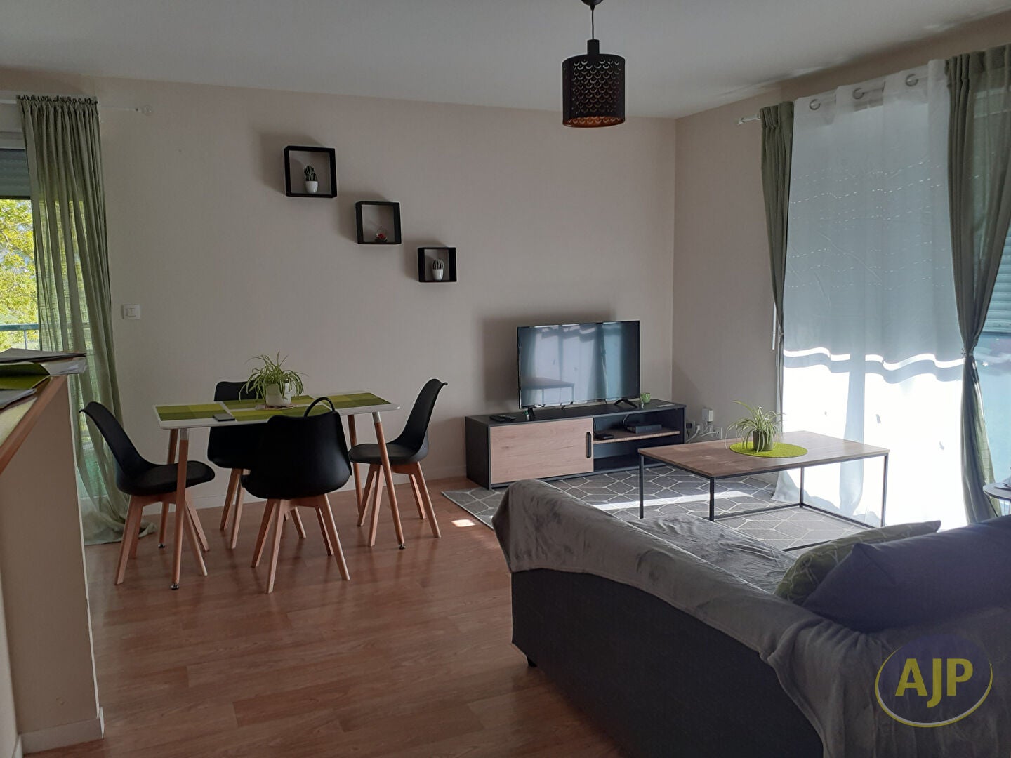 Flat Route d'Allonnes in Villeneuve-sur-Conie