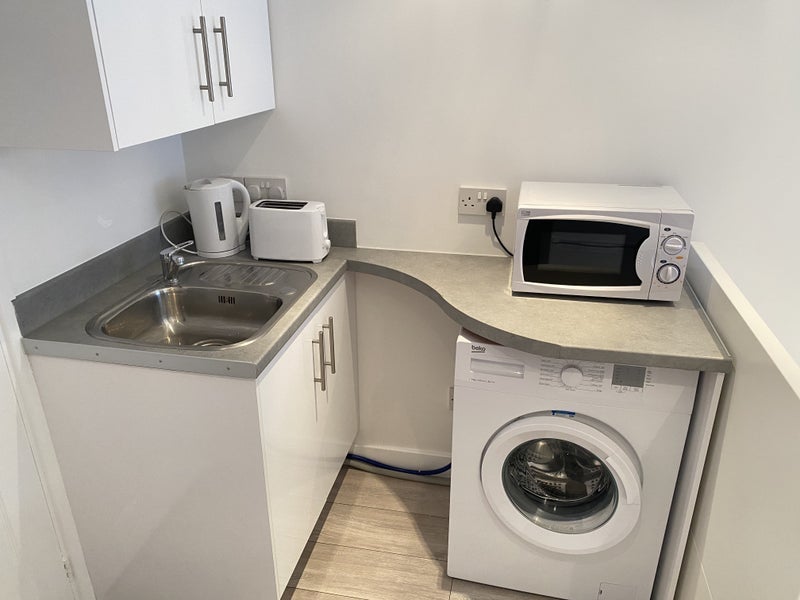Flat Routh Street in Greater London
