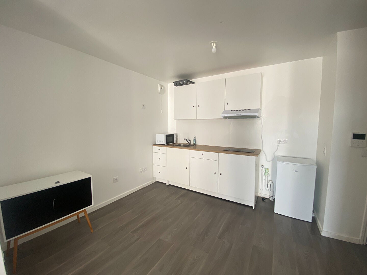 Flat Place Léon Cassé in Corbeil-Essonnes
