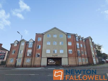 Flat High Street in Bloxwich