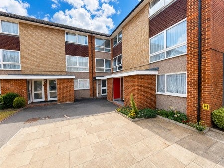 Flat Upton Dene in Greater London