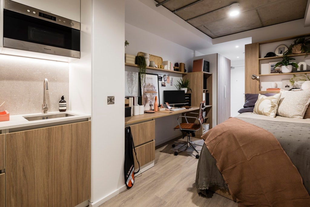 Flat Rutherford Way in Greater London