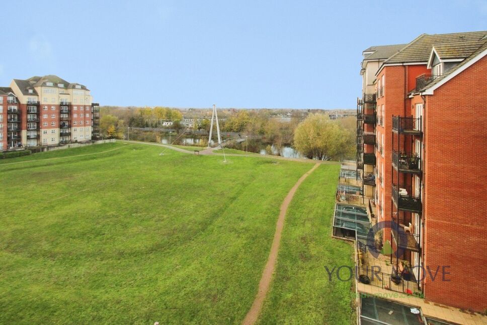 Flat Palgrave Road in Bedford