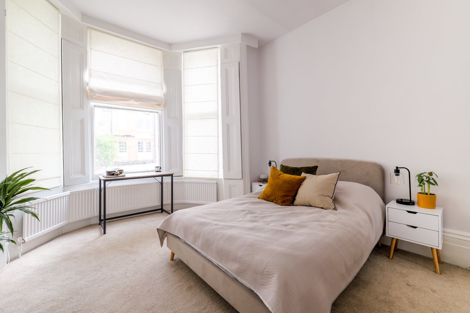 Flat Sheffield Terrace in Greater London
