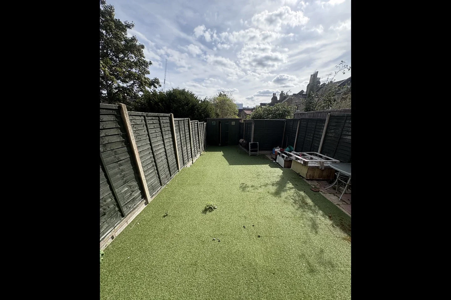 Flat Cranbrook Park in Greater London