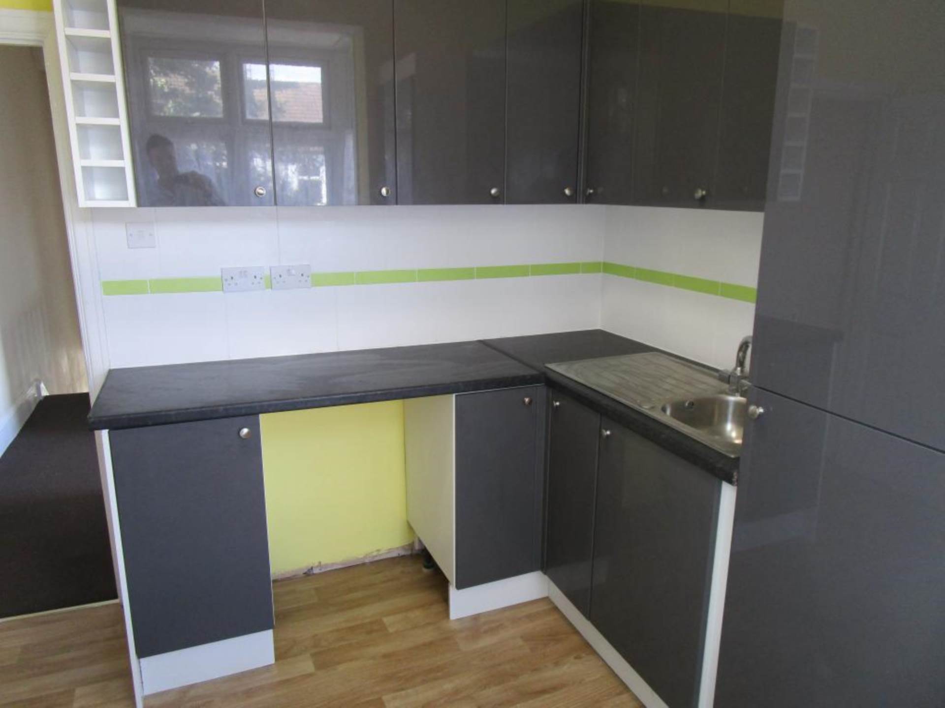 Flat Beedell Avenue in Southend-on-Sea
