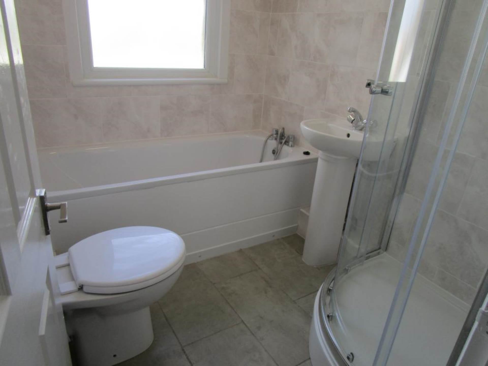 Flat Beedell Avenue in Southend-on-Sea