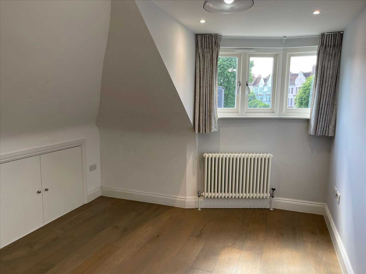 Flat Carleton Road in Greater London