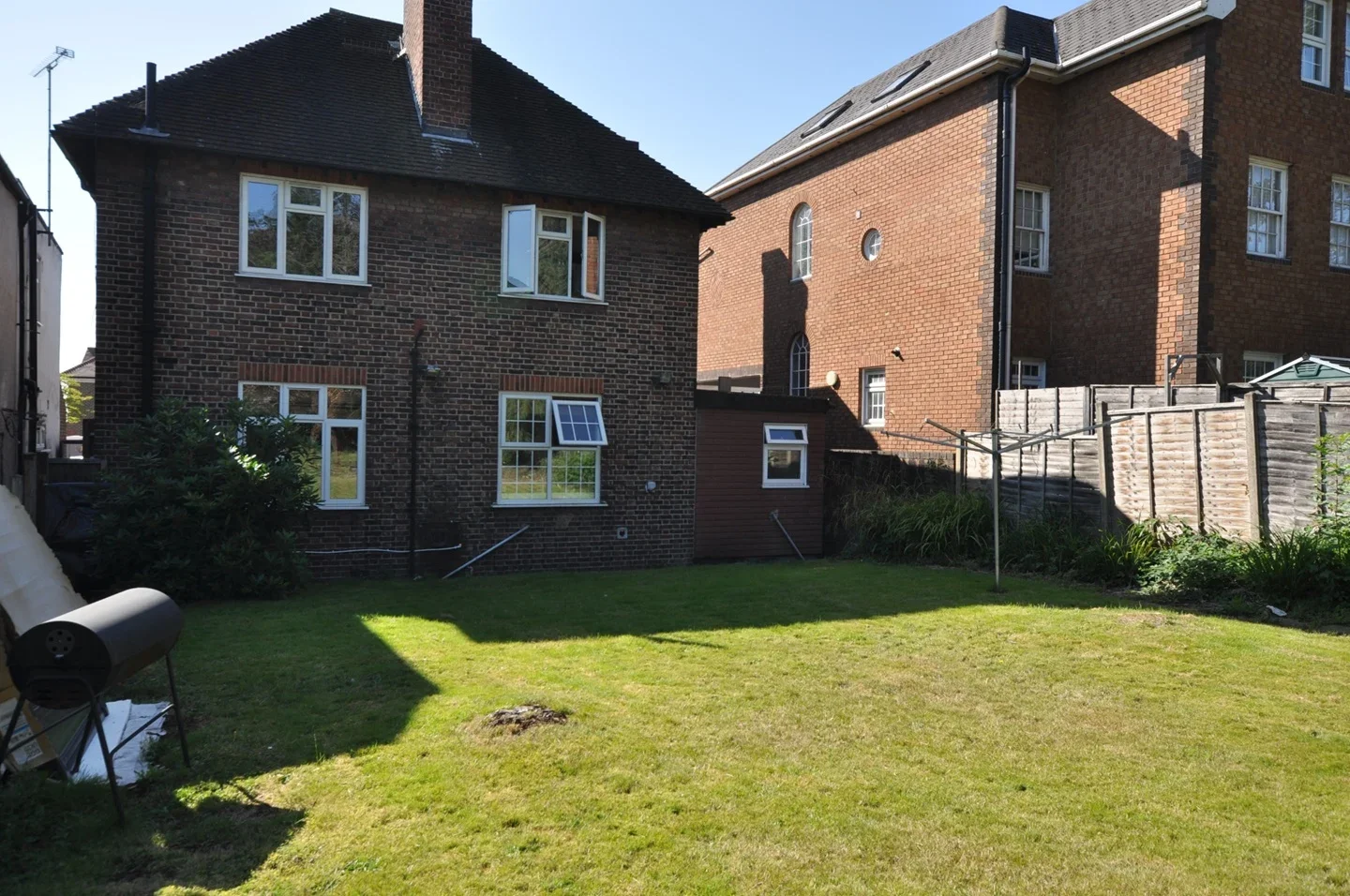 House Finchley Lane in Greater London