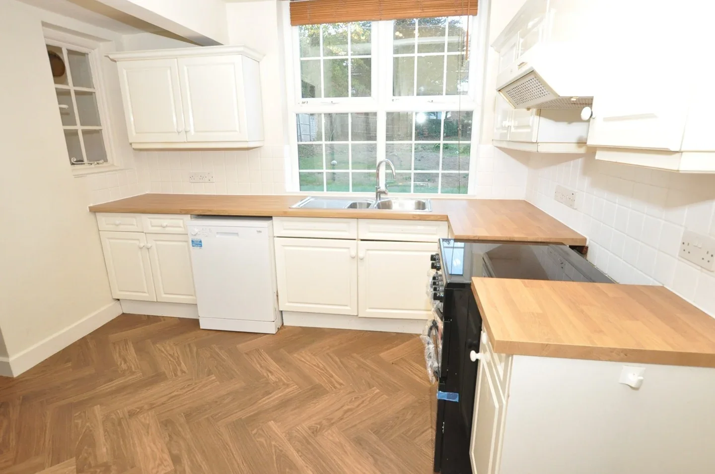 House Finchley Lane in Greater London