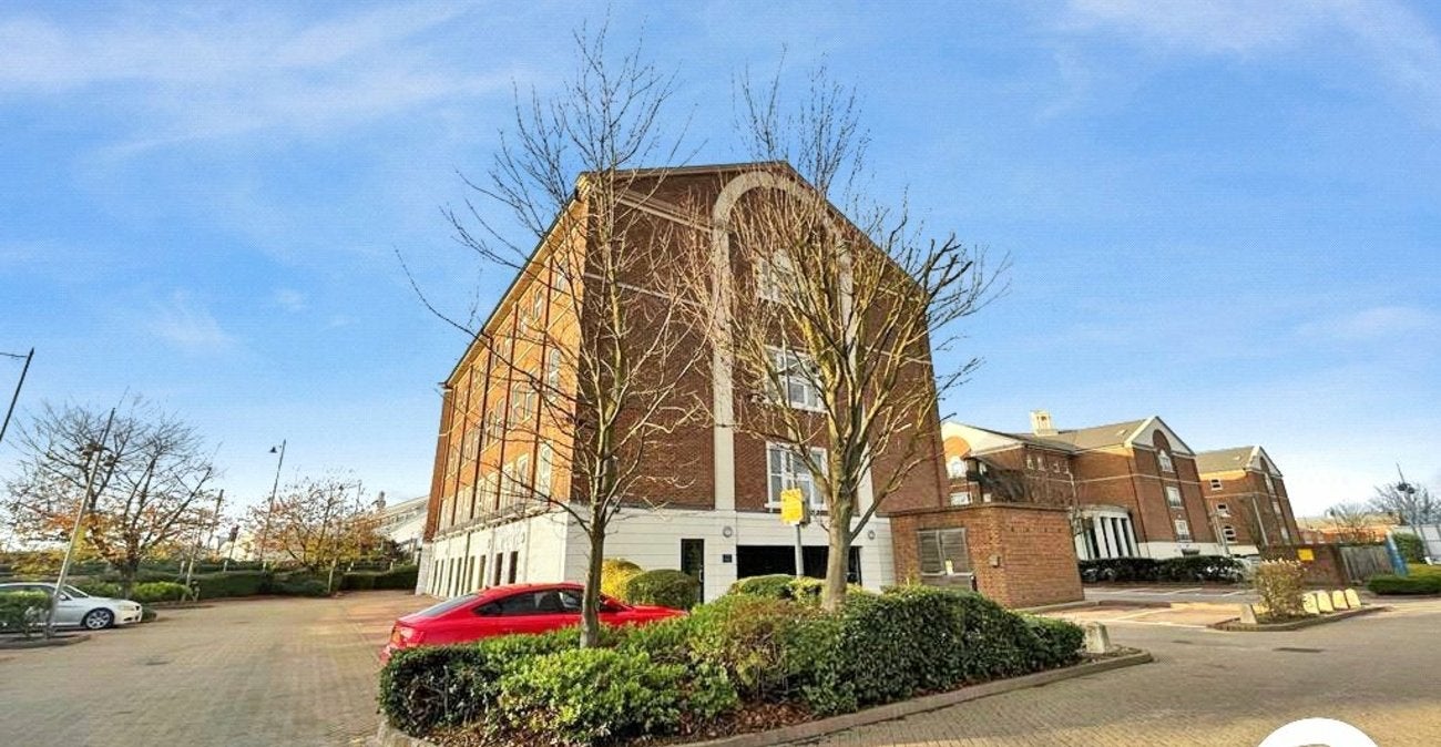 Flat Maritime Way in Gillingham