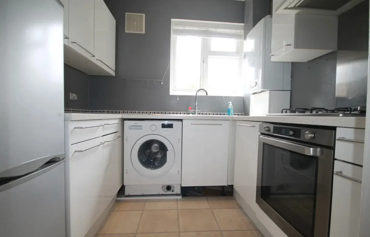Flat Algar Road in Greater London