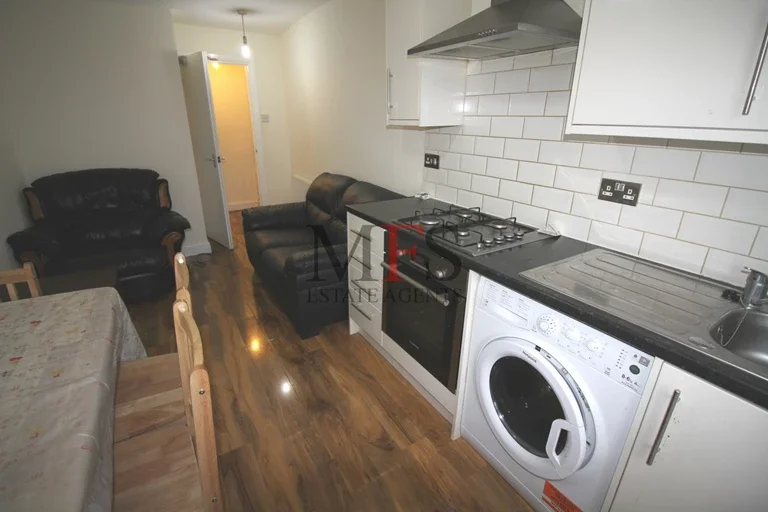 Flat Hammond Road in Greater London