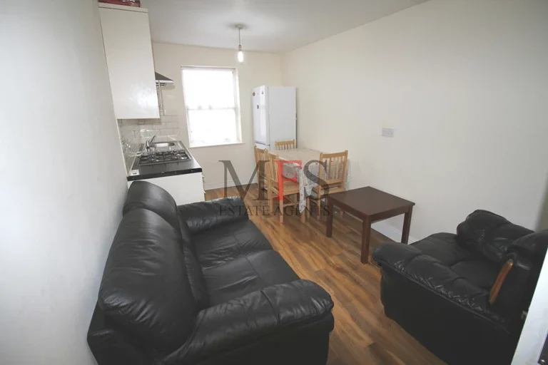 Flat Hammond Road in Greater London