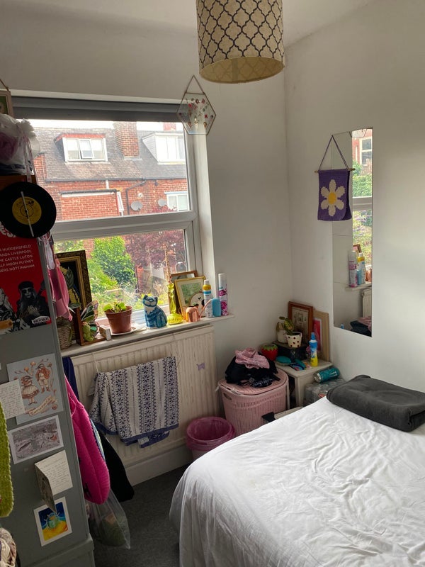 Room Fulmer Road in Sheffield
