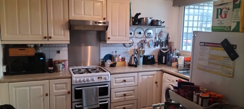 Room Westbridge Road in Greater London