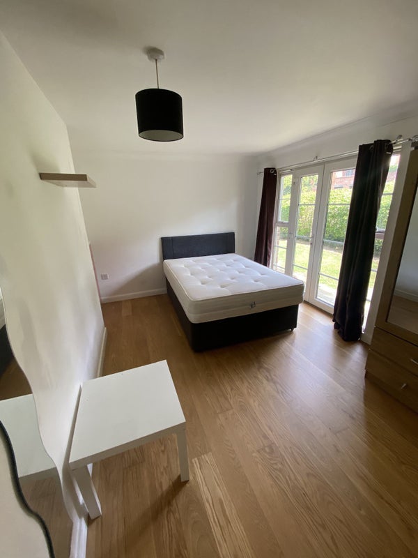 Room Stortford Hall Park in East Hertfordshire