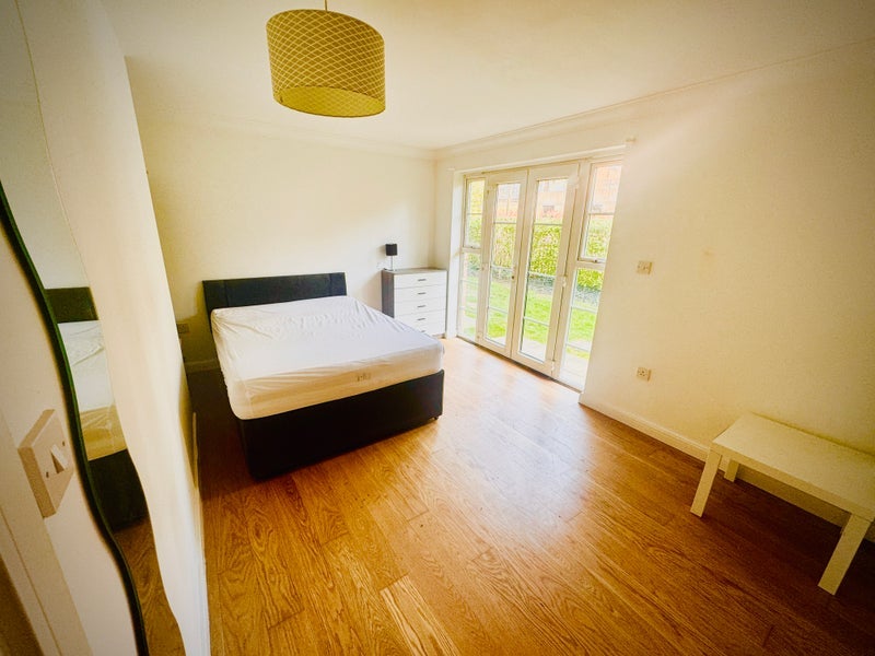 Room Stortford Hall Park in East Hertfordshire