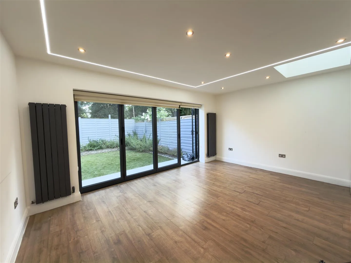 Flat Scarborough Road in Greater London