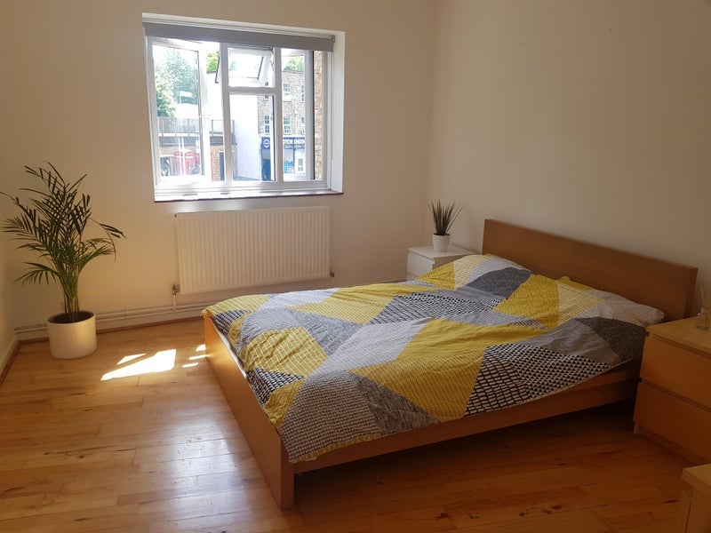 Room Well Street in Greater London