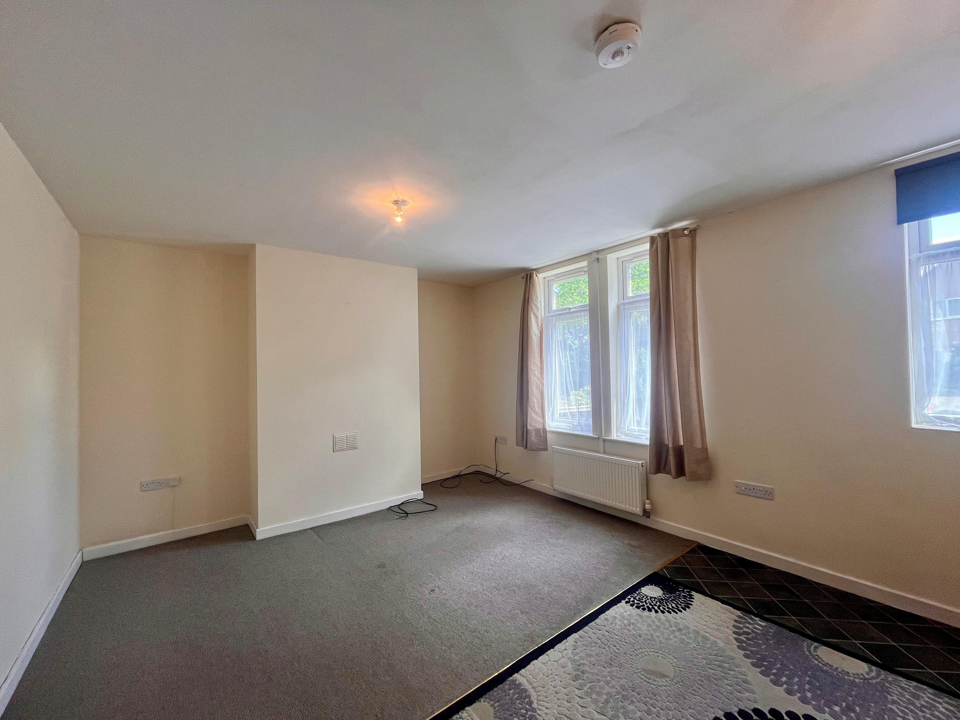 Flat Boythorpe Road in Chesterfield